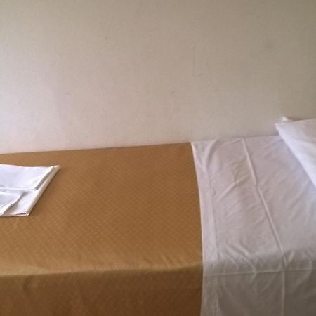 Hotel Parigi Castel San Pietro Terme Rum bild
