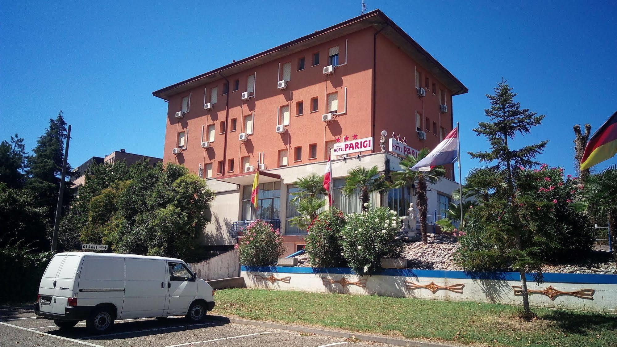 Hotel Parigi Castel San Pietro Terme Exteriör bild